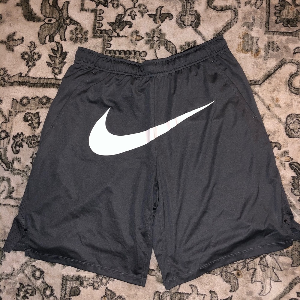 NIKE MENS SHORTS